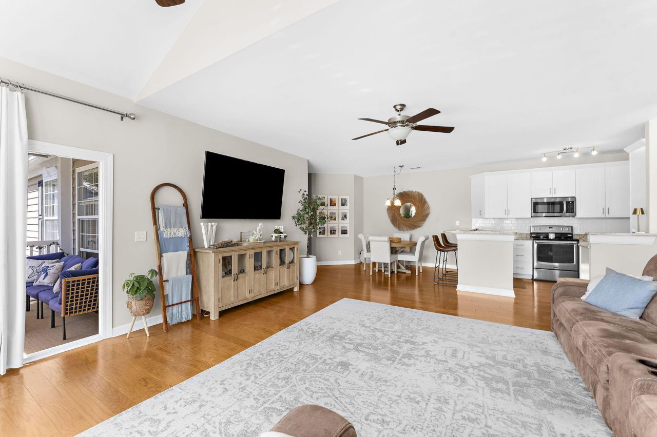 1471 Belcourt Lane Photo 6