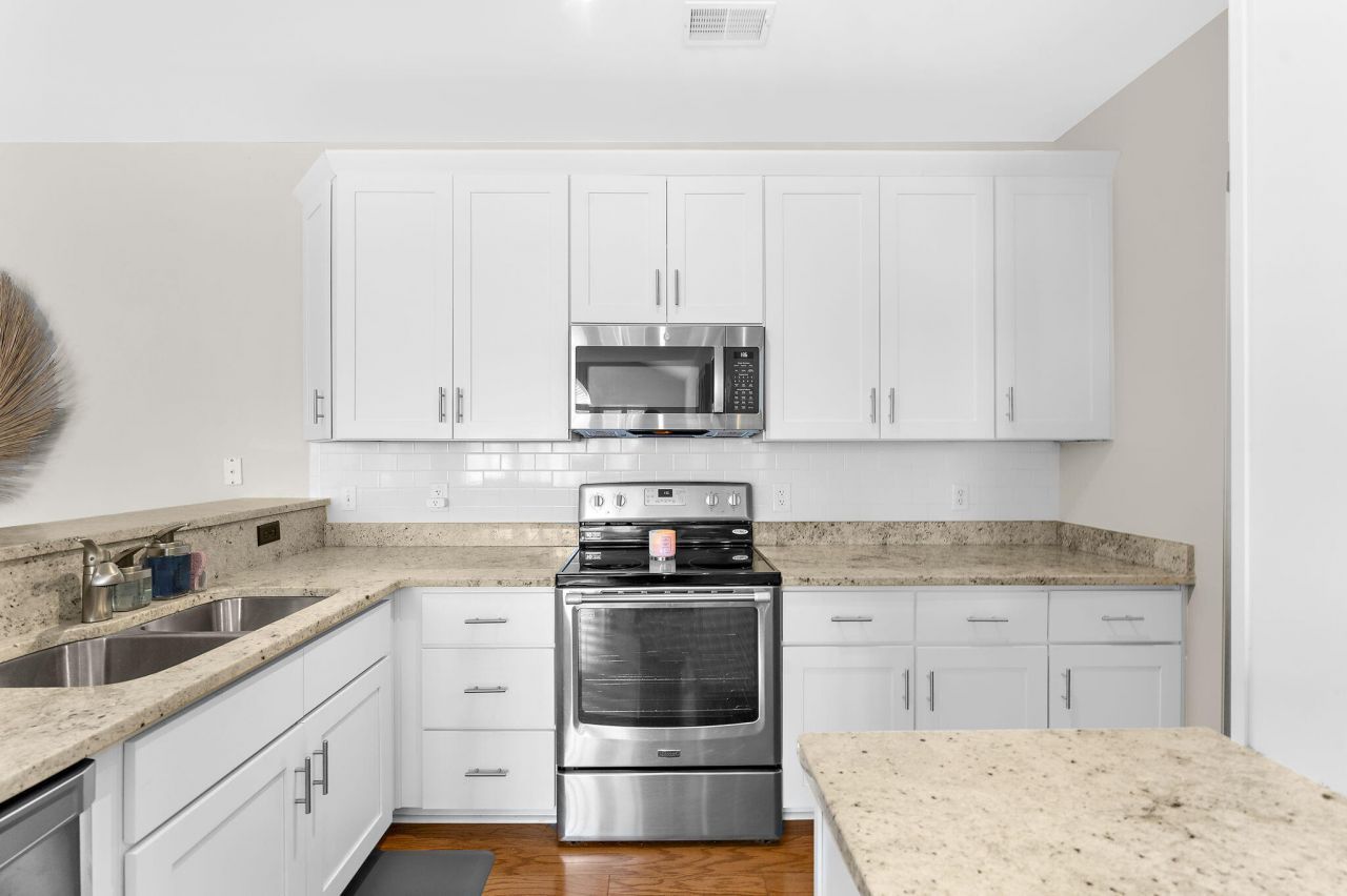 1471 Belcourt Lane Photo 8