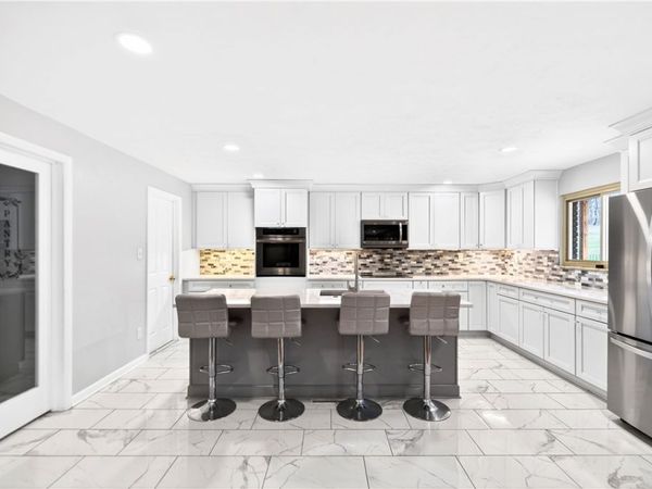 1443 Stoltz Rd, Bethel Park, PA 15102