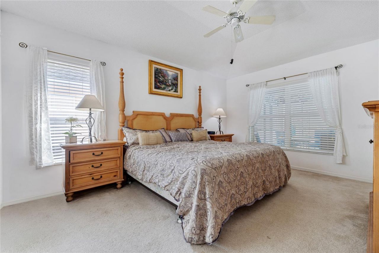 1045 Lake Berkley Drive E, Kissimmee, FL 34746 Photo