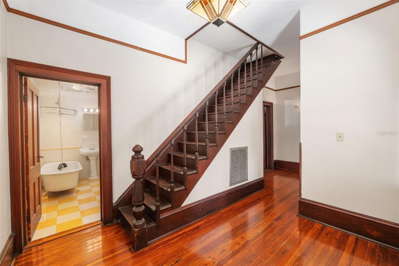 306 NE 3rd Street , Gainesville, FL 32601 Photo