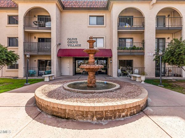 3033 E DEVONSHIRE Avenue, Unit 1032, Phoenix, AZ 85016