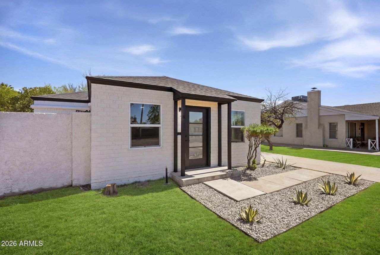 2239 N Edgemere Street, Phoenix, AZ 85006 Main Photo