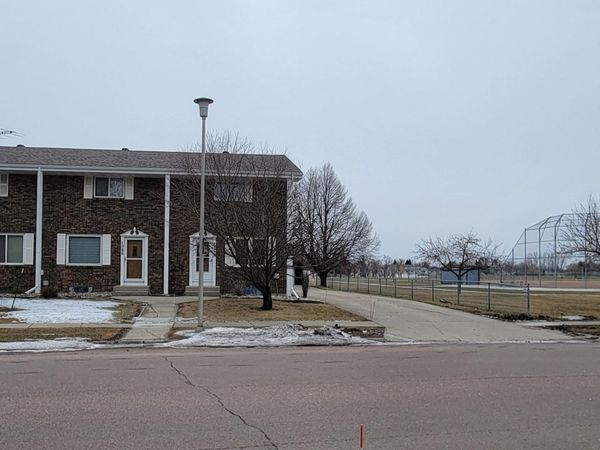 1566 27th Avenue S, Fargo, ND 58103