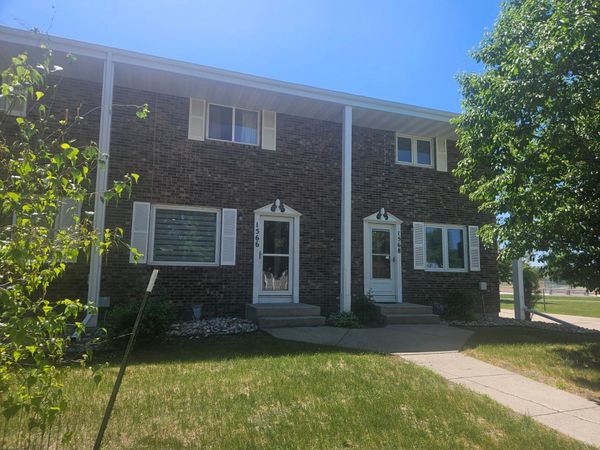 1566 27th Avenue S, Fargo, ND 58103