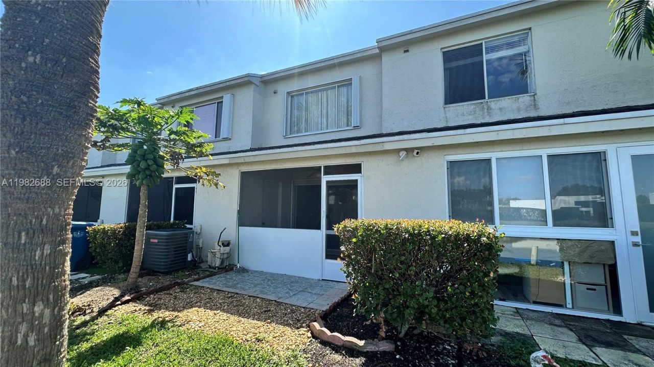 16769 Hemingway Dr, Weston, FL 33326 Photo