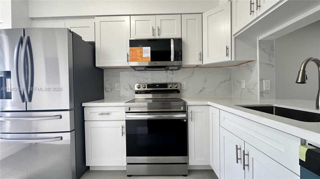 16769 Hemingway Dr, Weston, FL 33326 Photo