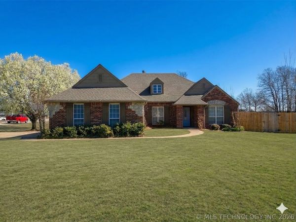 12325 Longhorn Circle, Glenpool, OK 74066
