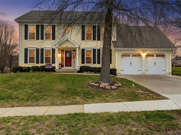 2233 NE Waterfield Lane, Blue Springs, MO 64014