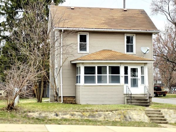 406 E Mcdevitt Avenue, Jackson, MI 49203