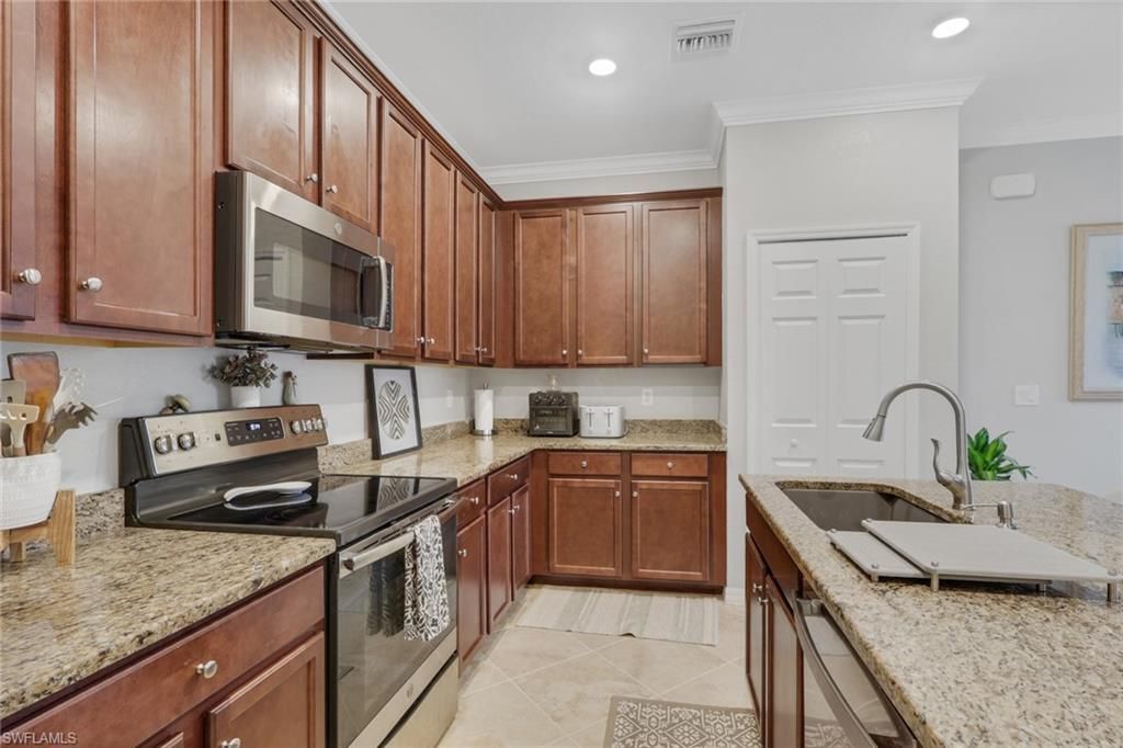 10100 Tin Maple Dr, Unit 11, Estero, FL 33928 Photo