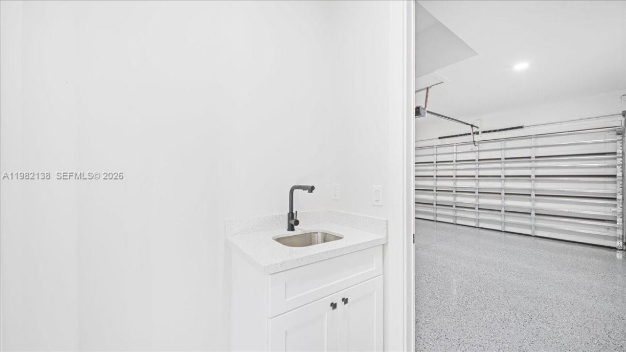 2220 NE 9th Pl, Cape Coral, FL 33909 Photo