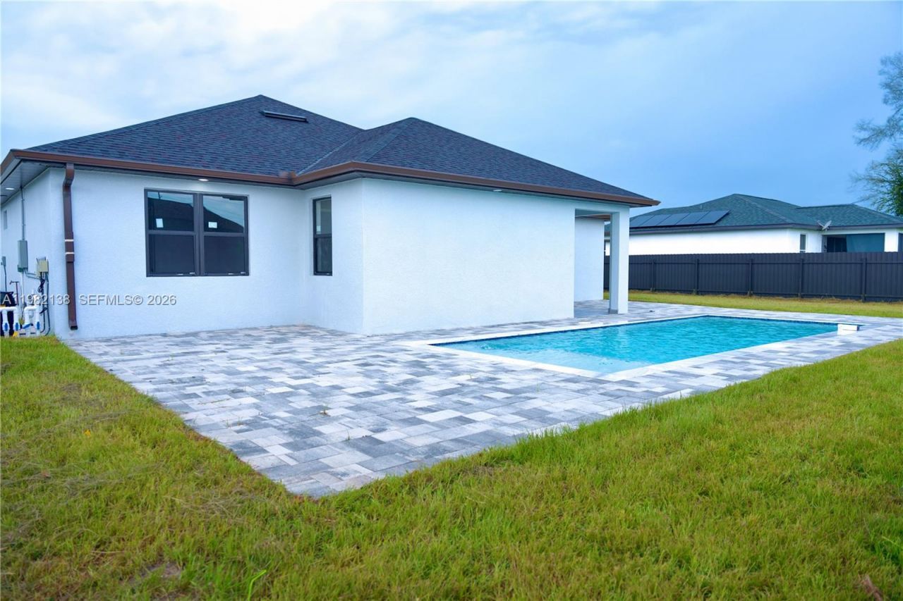 2220 NE 9th Pl, Cape Coral, FL 33909 Photo