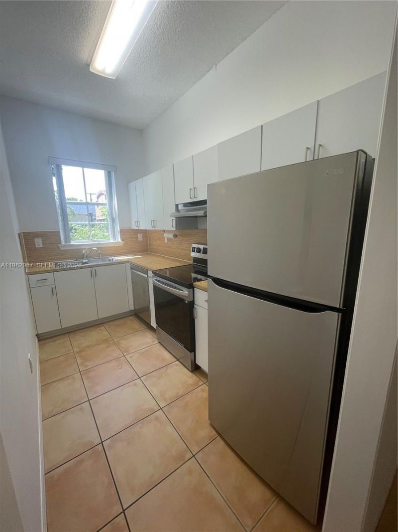 3421 SW 25th St , Unit 01, Miami, FL 33133 Photo