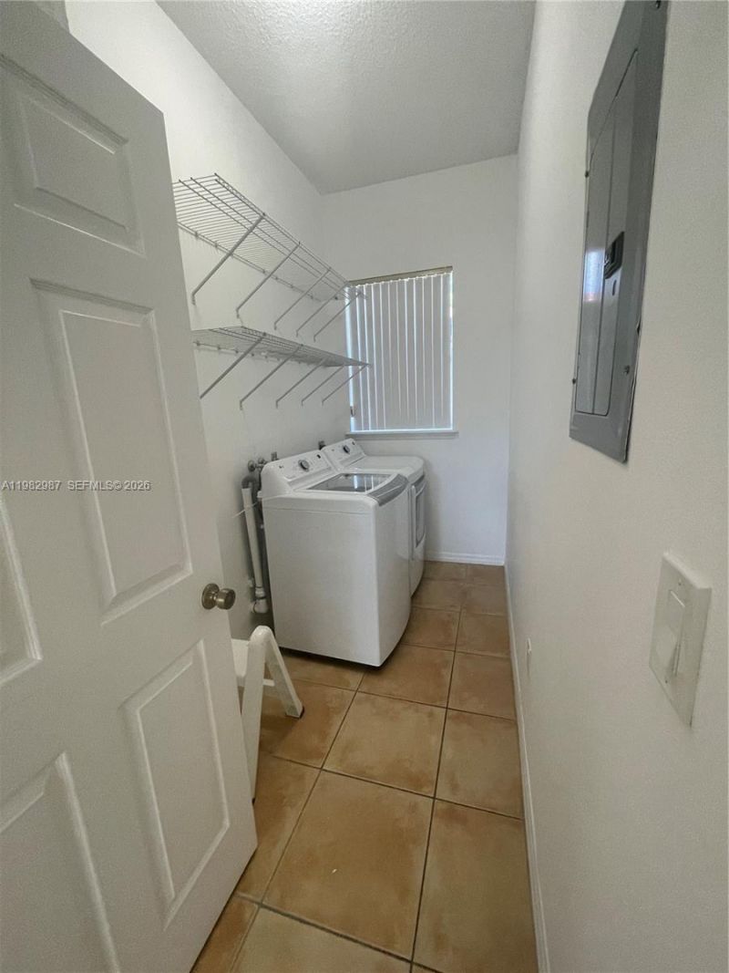 3421 SW 25th St , Unit 01, Miami, FL 33133 Photo