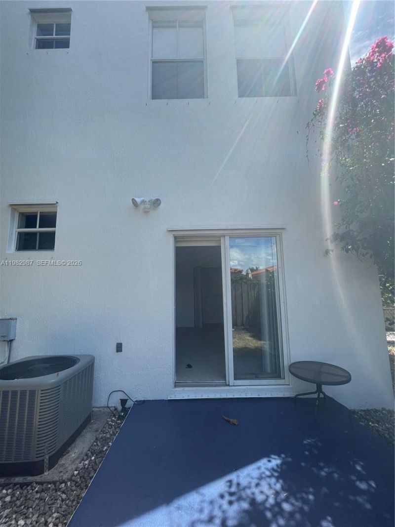 3421 SW 25th St , Unit 01, Miami, FL 33133 Photo