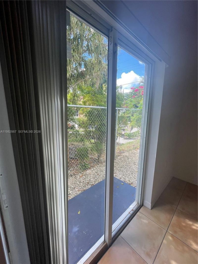 3421 SW 25th St , Unit 01, Miami, FL 33133 Photo