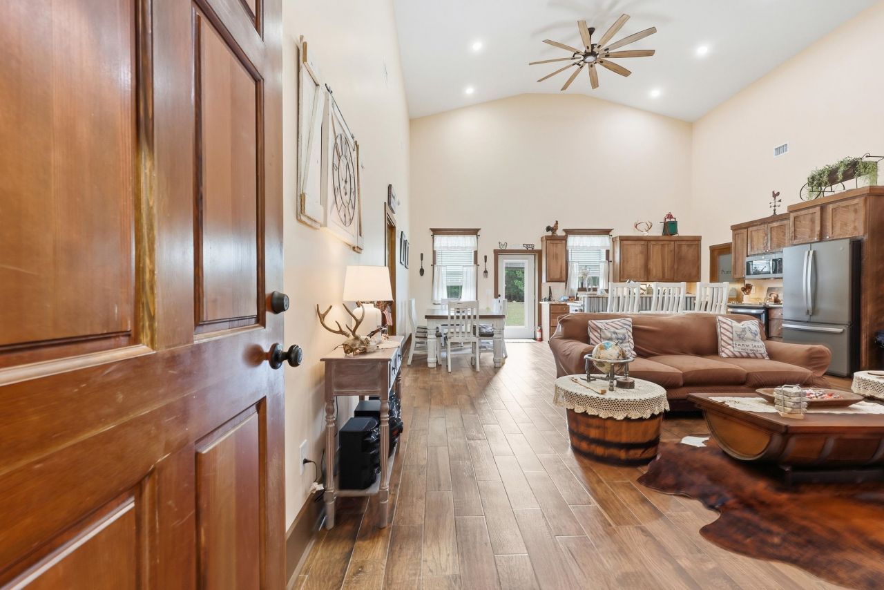 7299 Cartrette Rd.  Photo 4