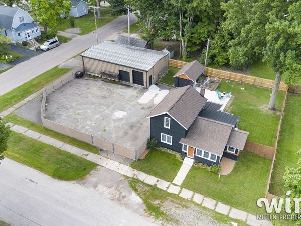 106 Lagrange Street, Dowagiac, MI 49047