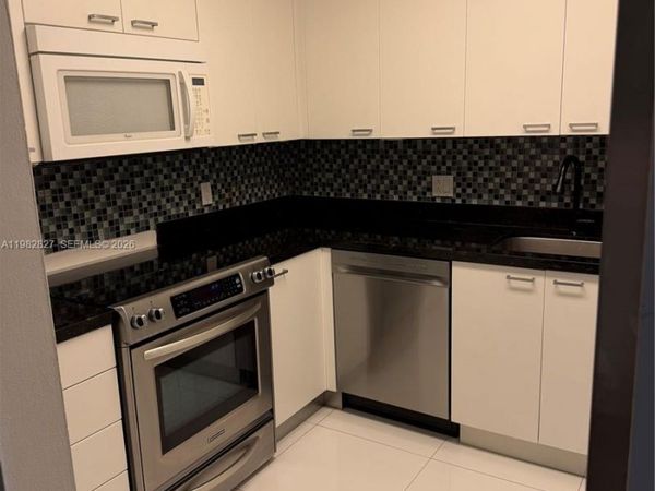 7925 SW 86th St, Unit 923, Miami, FL 33143