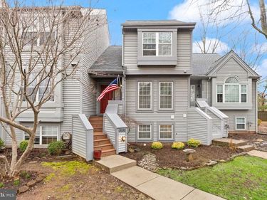 6133 STONEPATH CIRCLE, CENTREVILLE, VA 20120