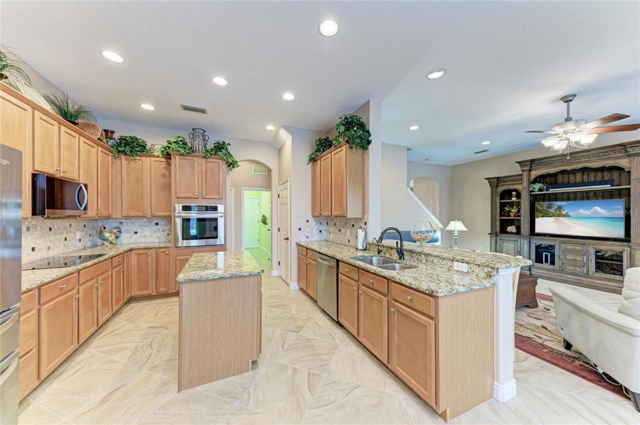 23327 Red Robin Place, Bradenton, FL 34202 Photo