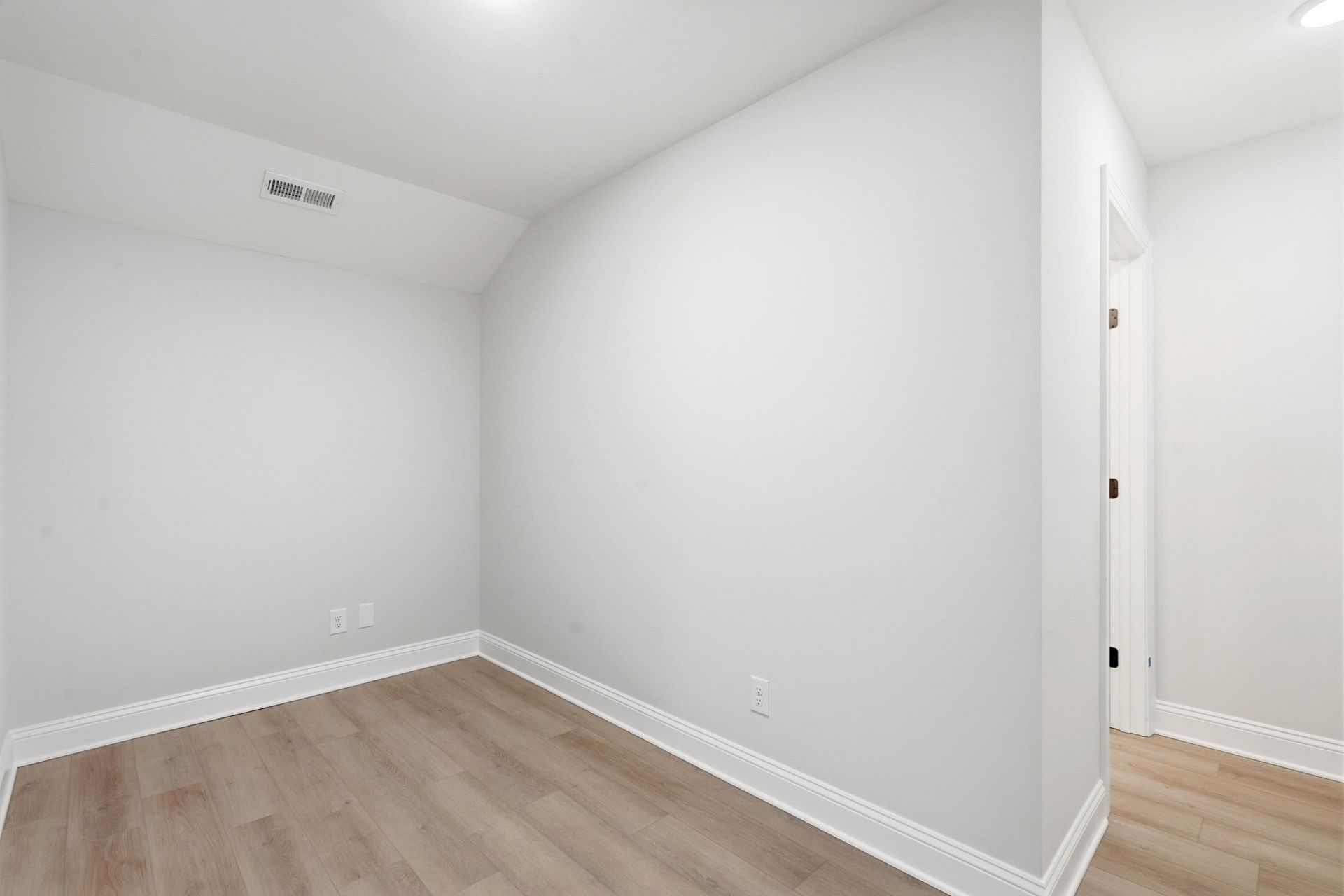 1109 Crooked Hook Rd. Photo 12