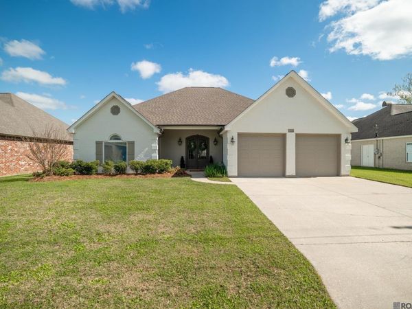 14164 Bayou Terrace Dr, St Amant, LA 70774