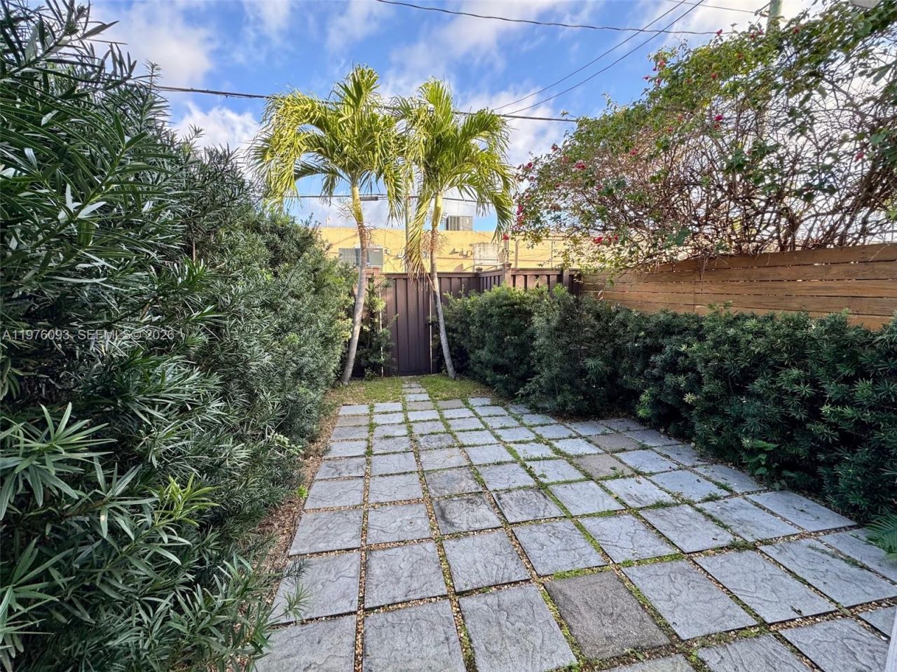 2183 NE 122nd St , Unit 2183, North Miami, FL 33181 Photo