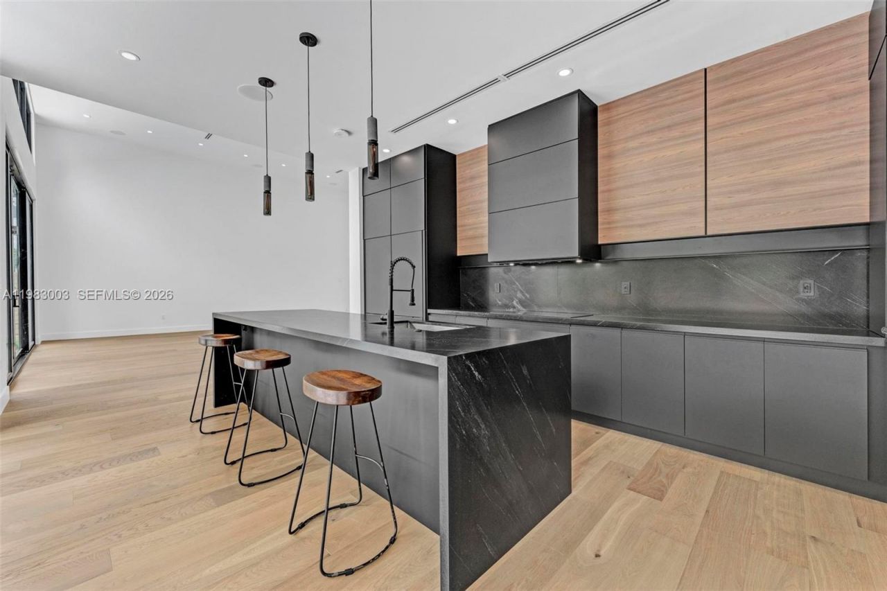 630 NE 82nd Ter , Miami, FL 33138 Photo