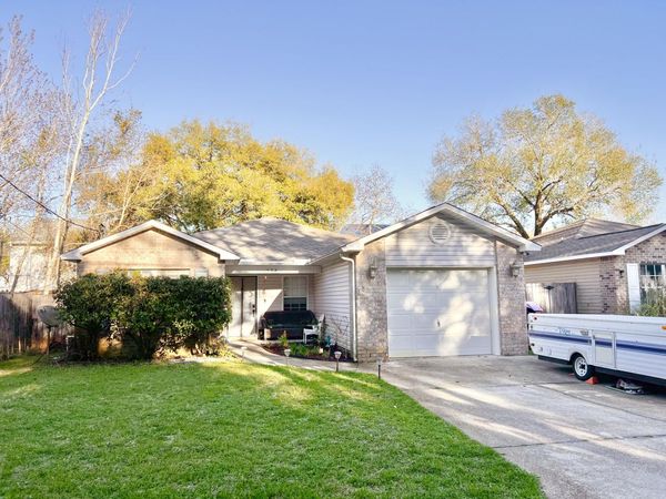 352 Harris Street, Mary Esther, FL 32569