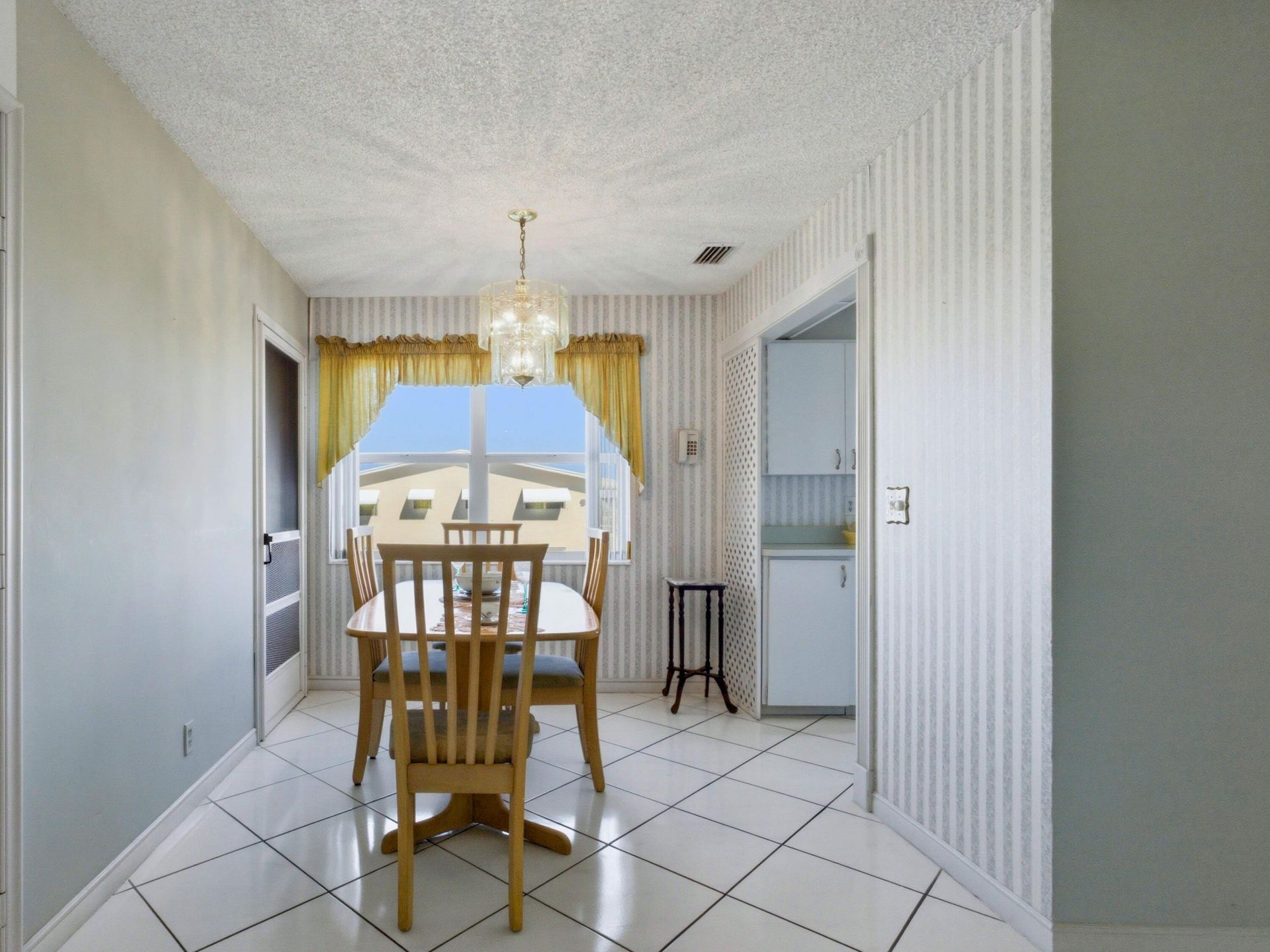 680 W Horizons W, Unit 212, Boynton Beach, FL 33435 Photo