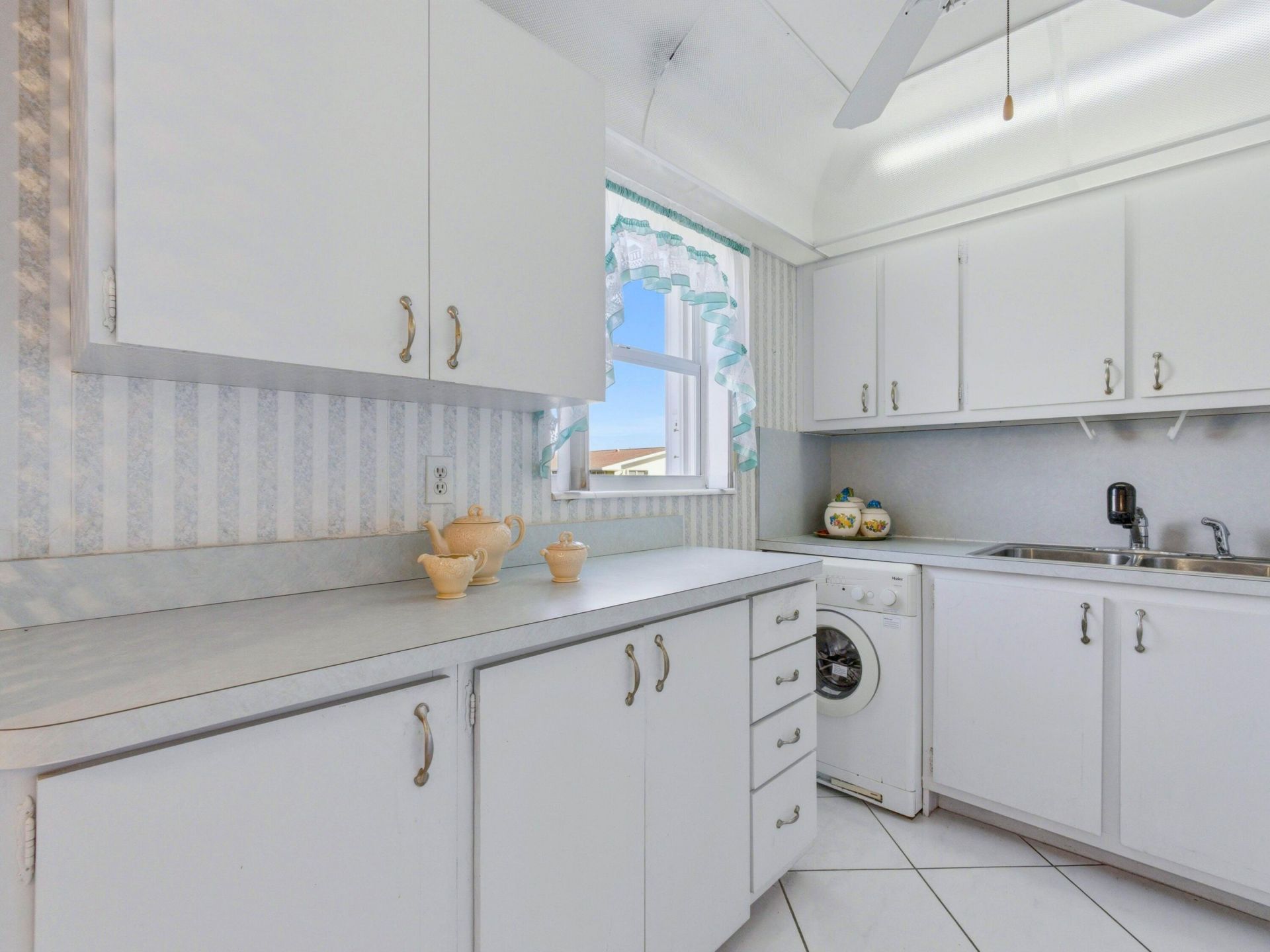 680 W Horizons W, Unit 212, Boynton Beach, FL 33435 Photo