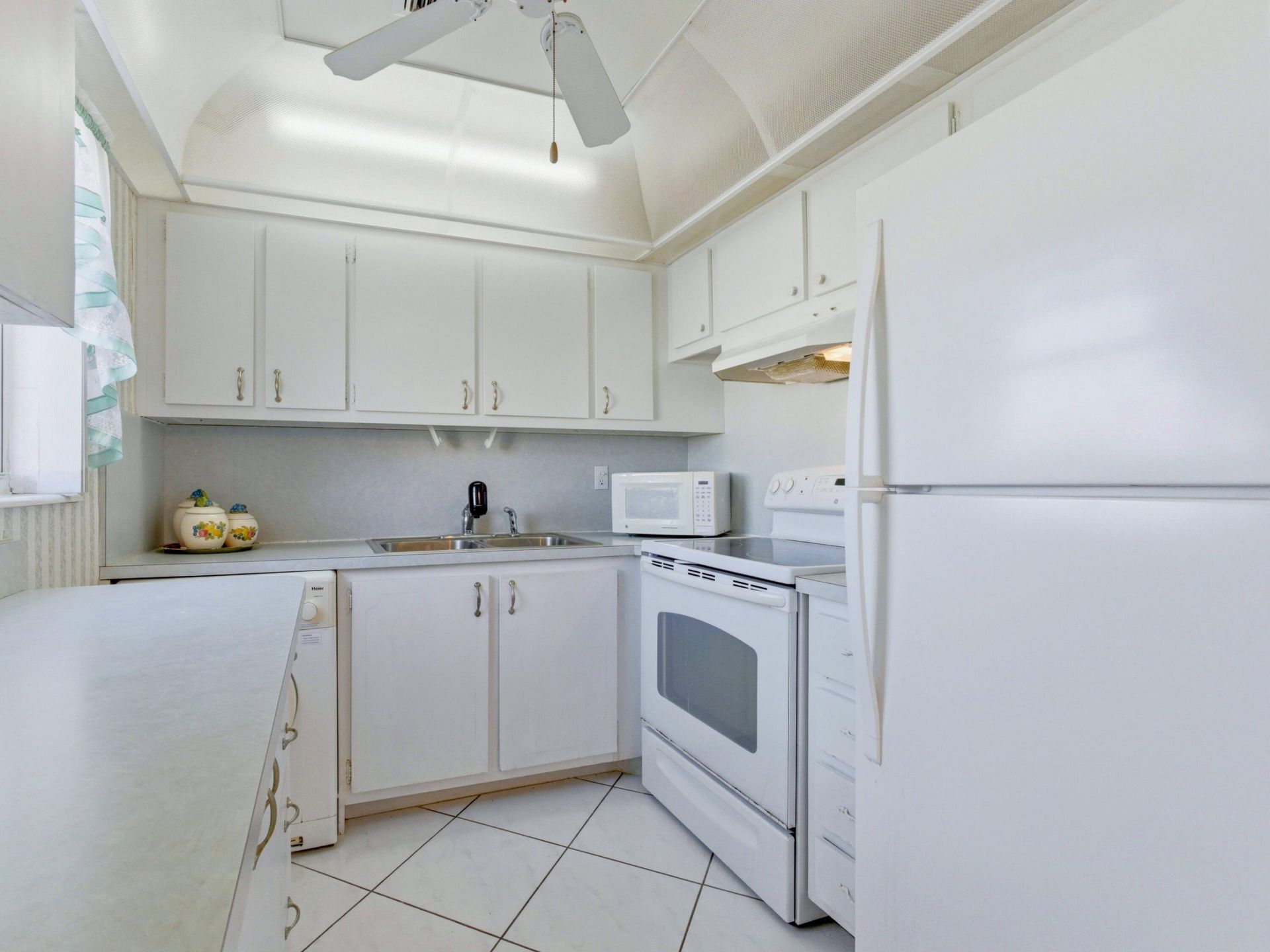 680 W Horizons W, Unit 212, Boynton Beach, FL 33435 Photo