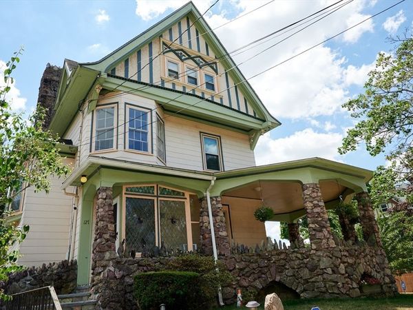 127 Upham Street, Unit 2, Melrose, MA 02176