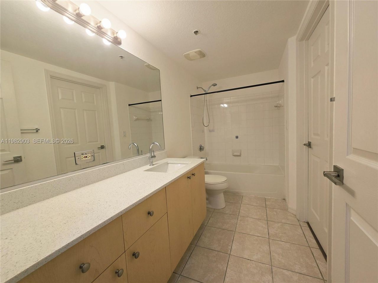 2564 Centergate Dr , Unit 208, Miramar, FL 33025 Photo
