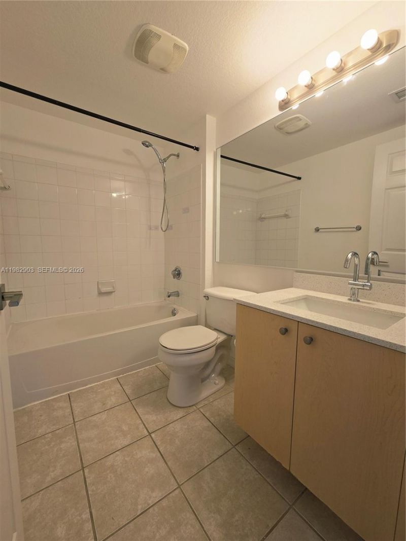 2564 Centergate Dr , Unit 208, Miramar, FL 33025 Photo