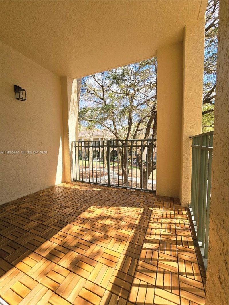 2564 Centergate Dr , Unit 208, Miramar, FL 33025 Photo