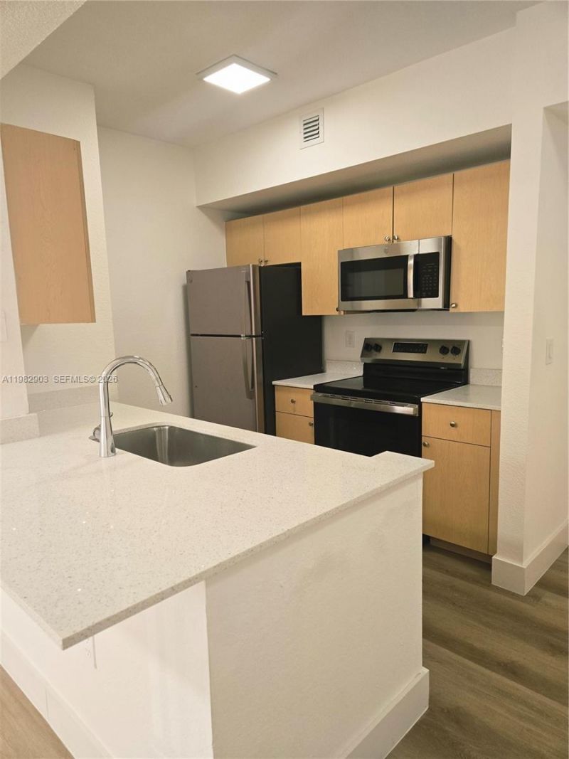 2564 Centergate Dr , Unit 208, Miramar, FL 33025 Photo