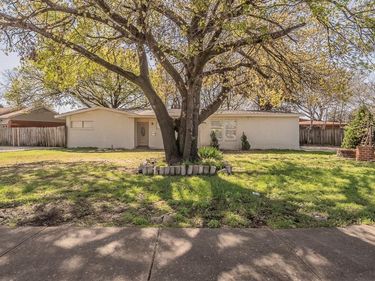 2204 Dunloe Avenue, Dallas, TX 75228