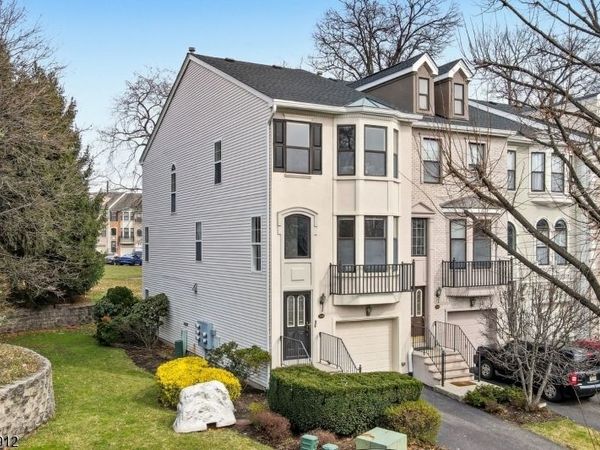 349 Wilshire Dr, Nutley, NJ 07110