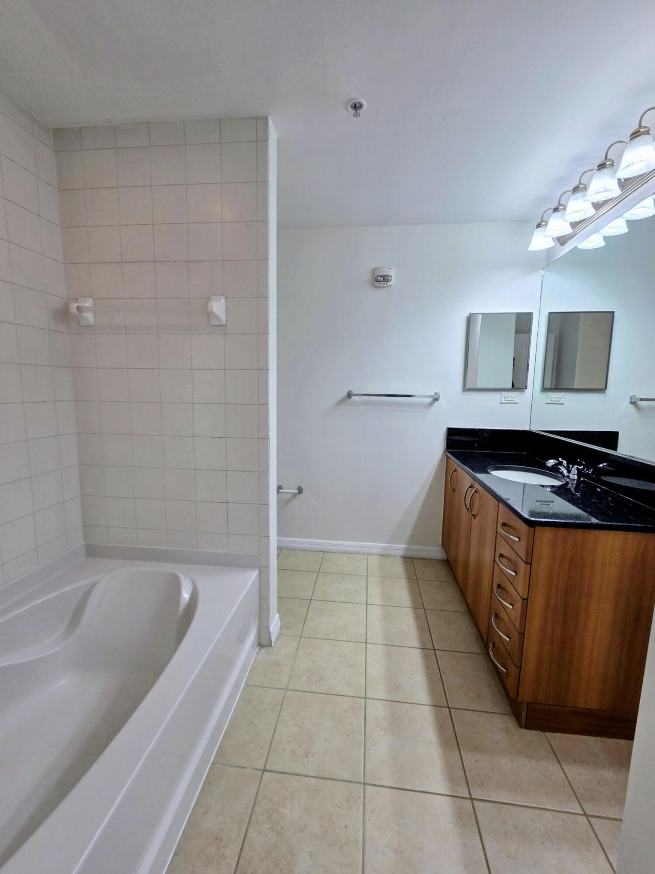 255 NE 3rd Avenue, Unit 2-407, Delray Beach, FL 33444 Photo