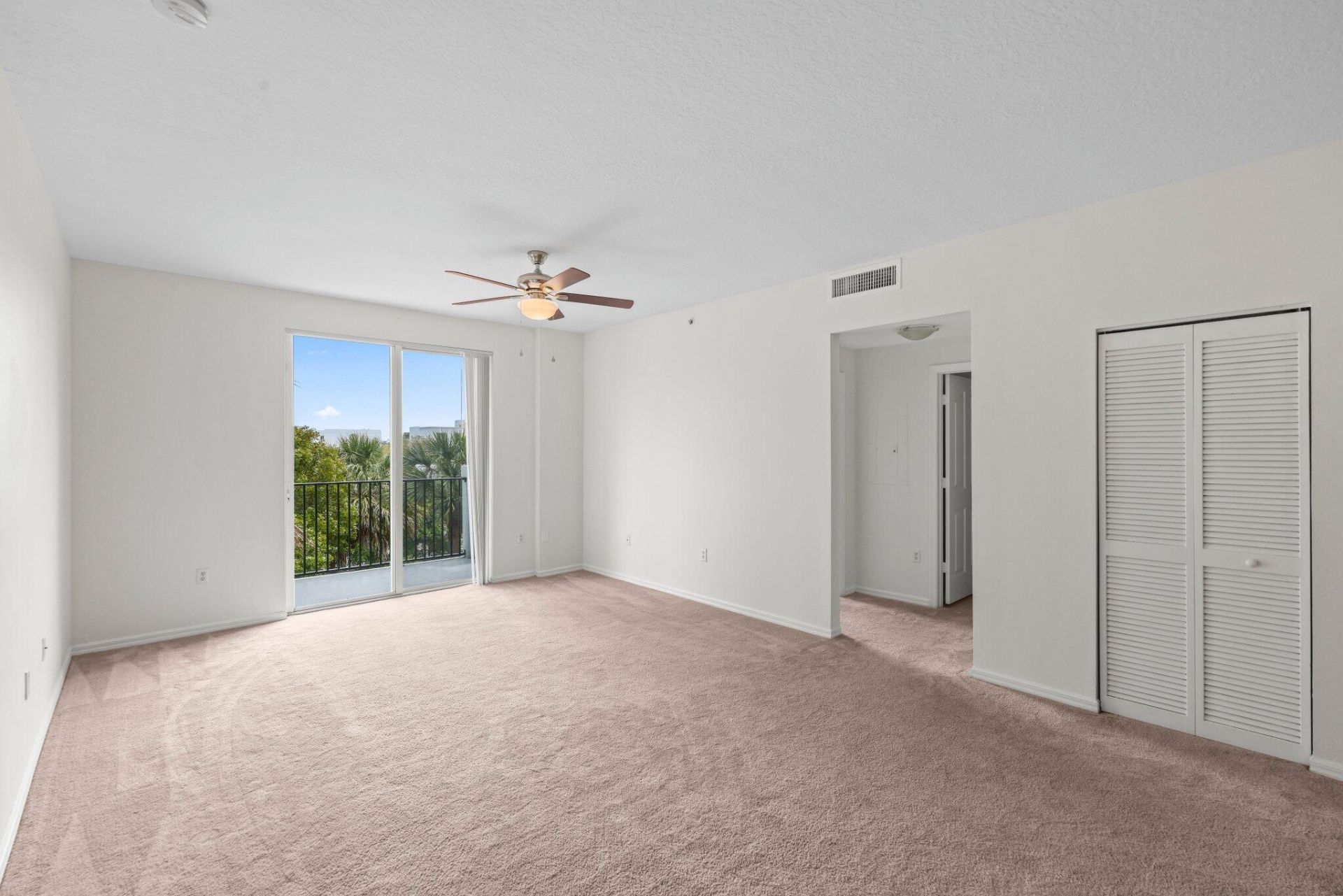 255 NE 3rd Avenue, Unit 2-407, Delray Beach, FL 33444 Photo
