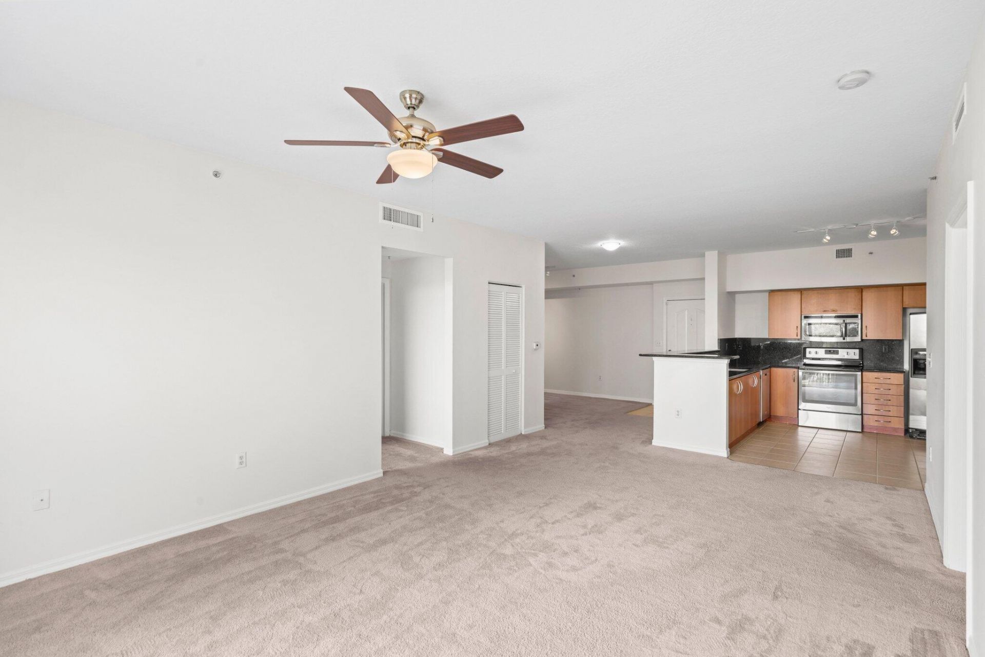 255 NE 3rd Avenue, Unit 2-407, Delray Beach, FL 33444 Photo