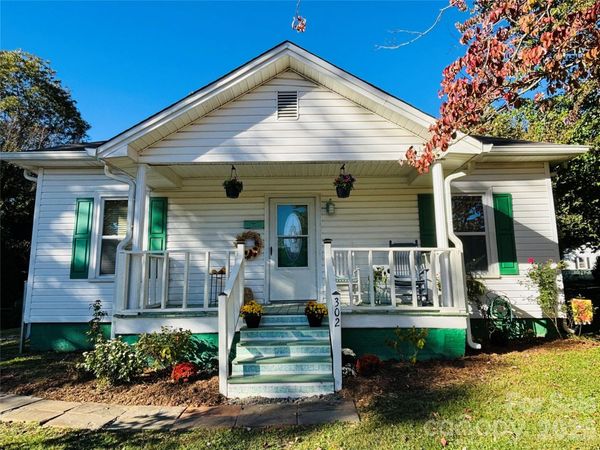 302 Park Avenue , Mount Holly, NC 28120