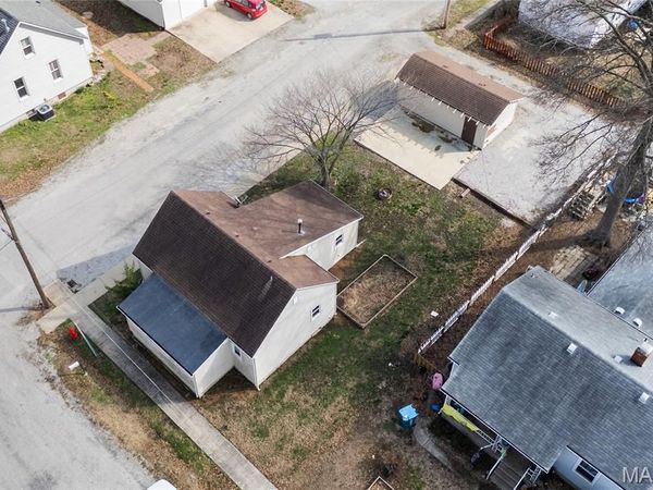 101 W Birch Street, New Baden, IL 62265