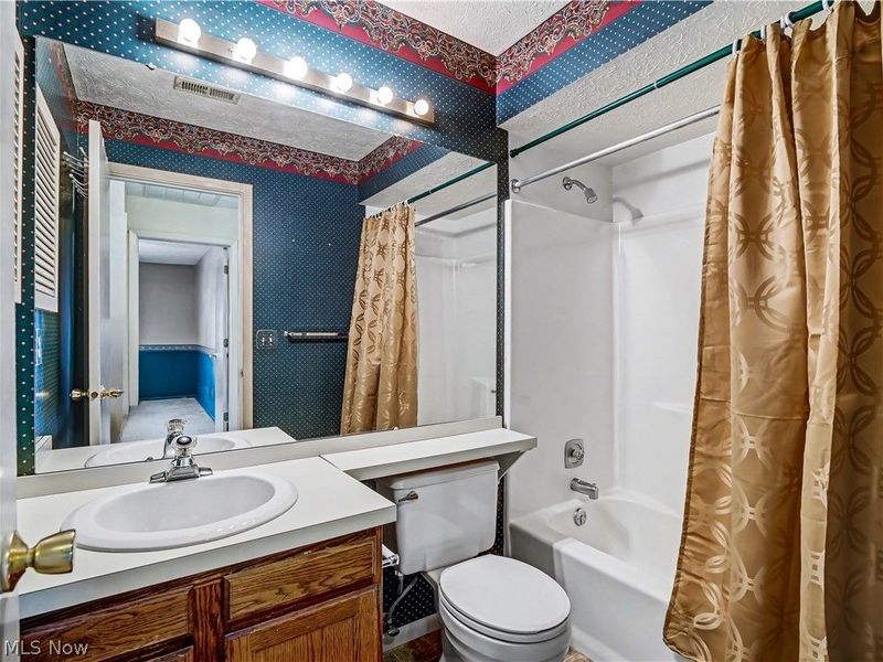 1207 W River Road N, Unit D3, Elyria, OH 44035 Photo 22