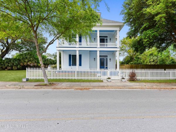 620 Howard Avenue, Biloxi, MS 39530