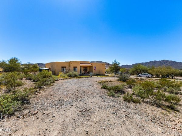 1317 E SABROSA Drive, New River, AZ 85087