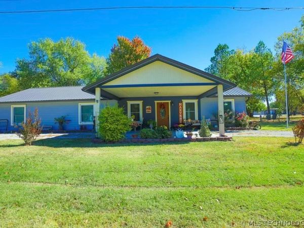 107 N Main Street , Grove, OK 74344